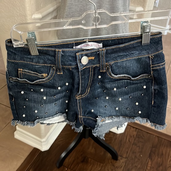 No Boundaries dark blue wash studded & pearls distressed jean shorts juniors - Picture 3 of 17